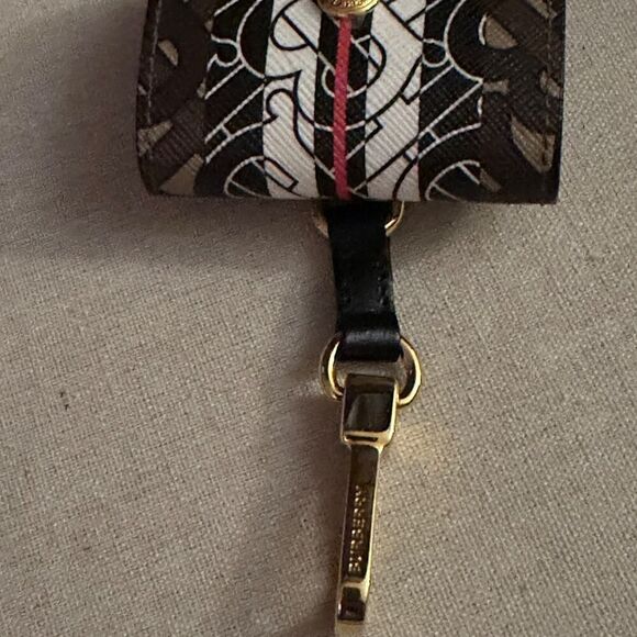 Burberry Beige E-Canvas Monogram Stripe AirPods Pro Case - authentic - Picture 6 of 16